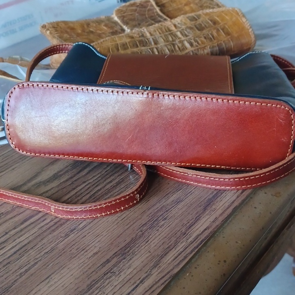 L’Artigiano crossbody purse made in Italy all leather adjustable strap, 10x8x3 - Picture 3 of 6
